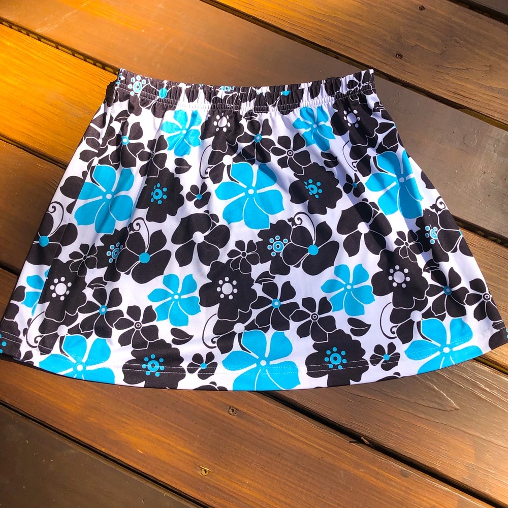 Smash Gal ladies tennis/golf skirt size M